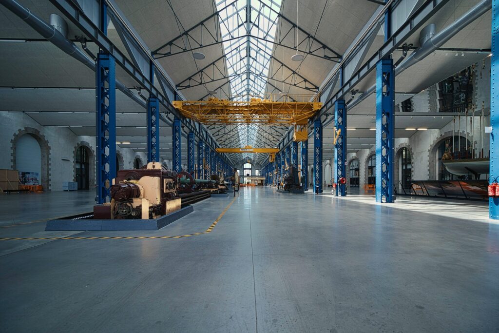 Betriebsstillstand durch Sachschäden: Warum die eigentlichen Kosten oft unsichtbar bleiben