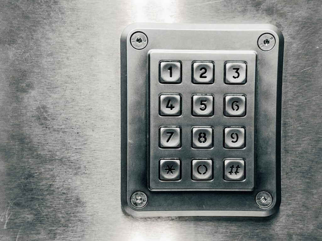 Zifferntastatur eines elektronischen Schlosses zum Thema VdS Klassen