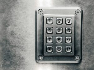 Zifferntastatur eines elektronischen Schlosses zum Thema VdS Klassen